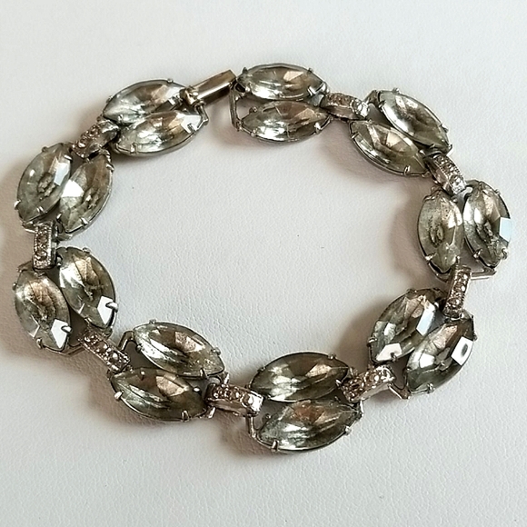 Vintage Mid Century Elegant Smoke Marquis Crystal Silver Tone Bracelet - Picture 14 of 16